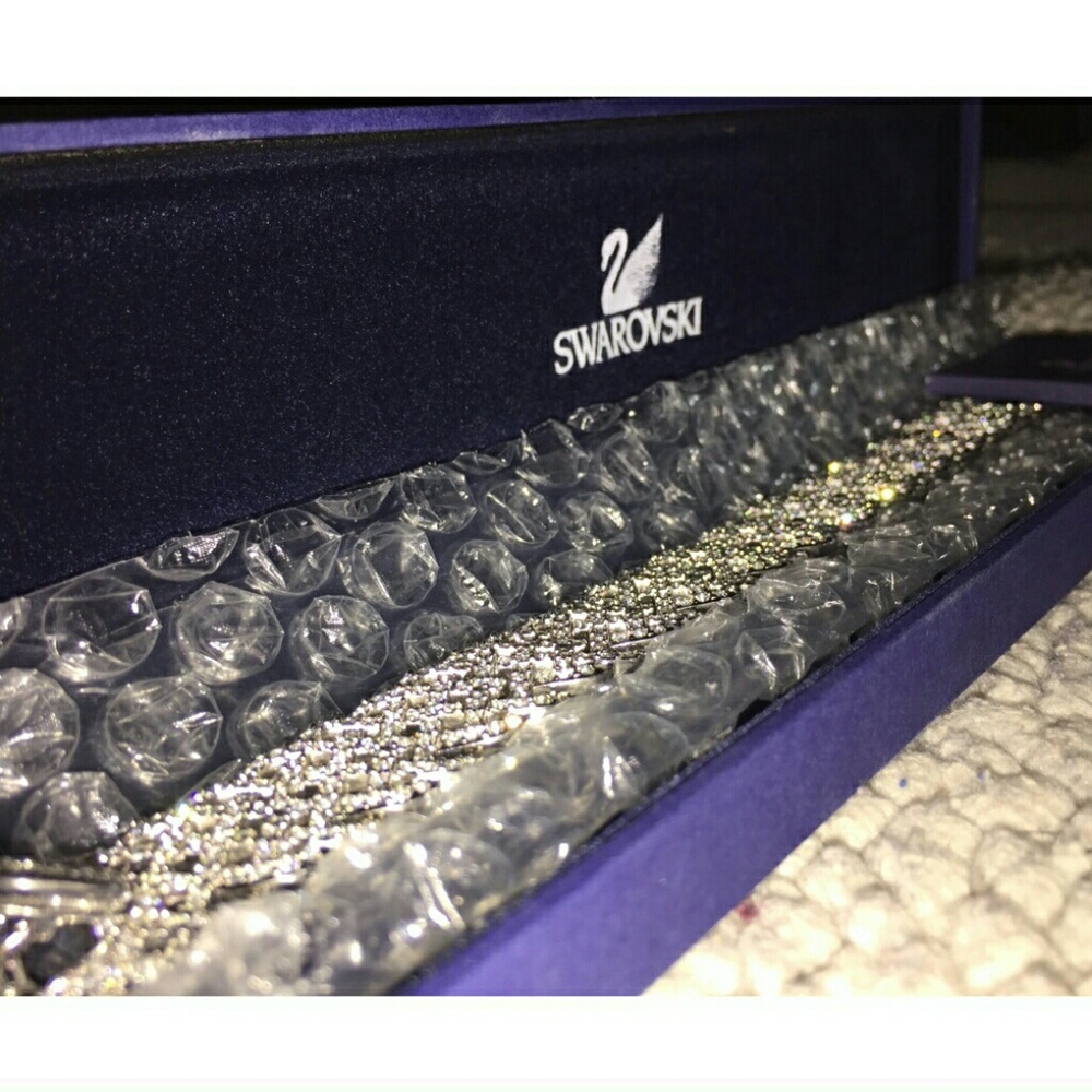💕😍NWT SWAROVSKI CRYSTAL BRACELET😍💕 - Picture 5 of 5
